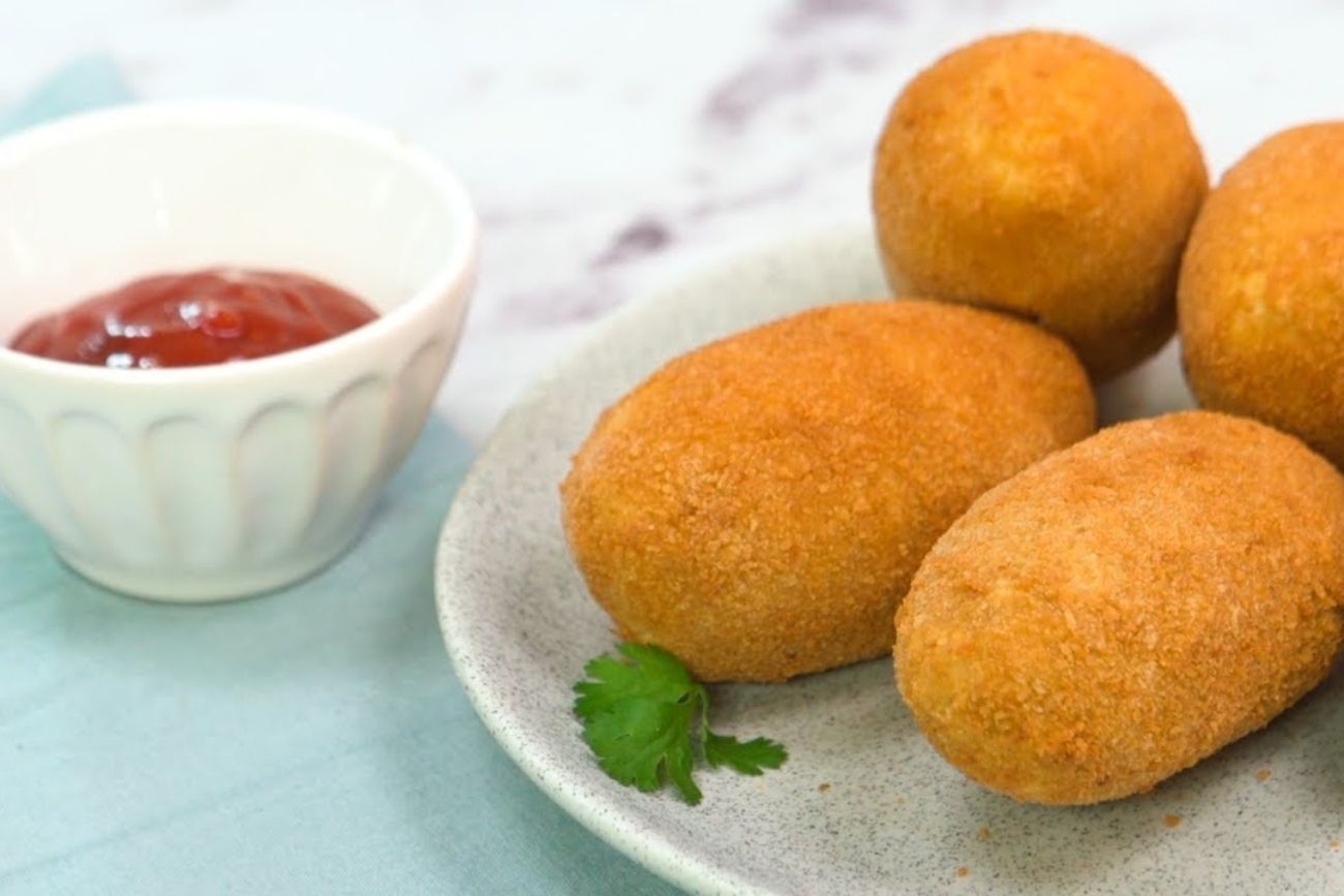 Bombas de papa rellenas de queso: la receta viral fácil y crocante que arrasa en TikTok.
