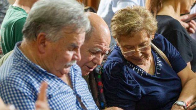 La receta electrónica de PAMI permite retirar medicamentos en farmacias adheridas utilizando únicamente el DNI y la credencial de afiliado.