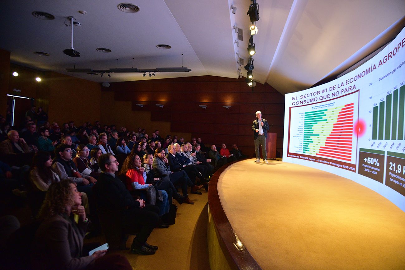 COYUNTURA Y AGRO. En la primera jornada .26 del ciclo organizado por La Voz, el eje central fue la ganadería.