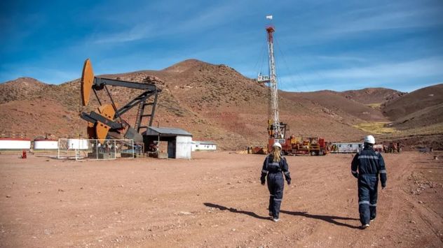 Conmoción: dos trabajadores murieron tras la explosión de un camión en un yacimiento petrolero