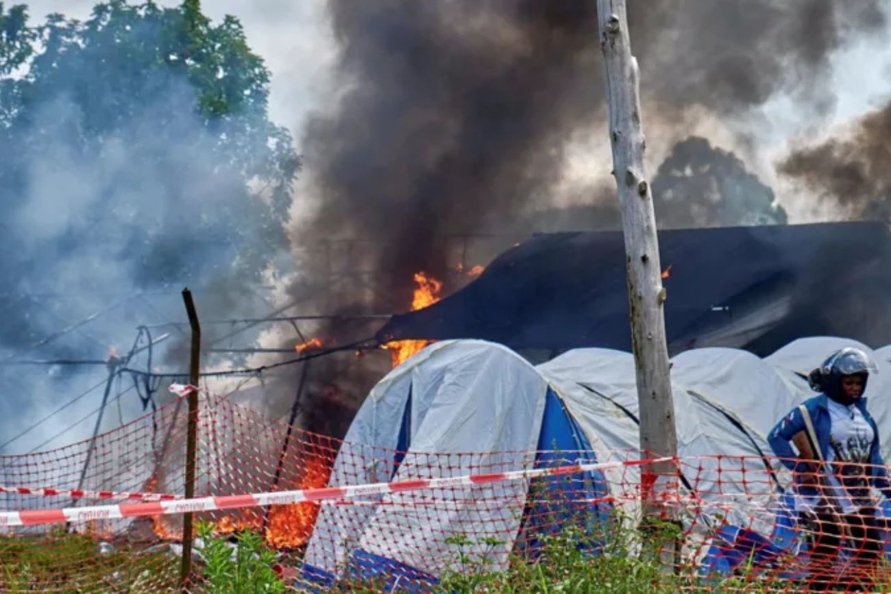 República del Congo: una multitud incendió carpas de un hospital en medio del brote de ébola. (Gentileza BBC)
