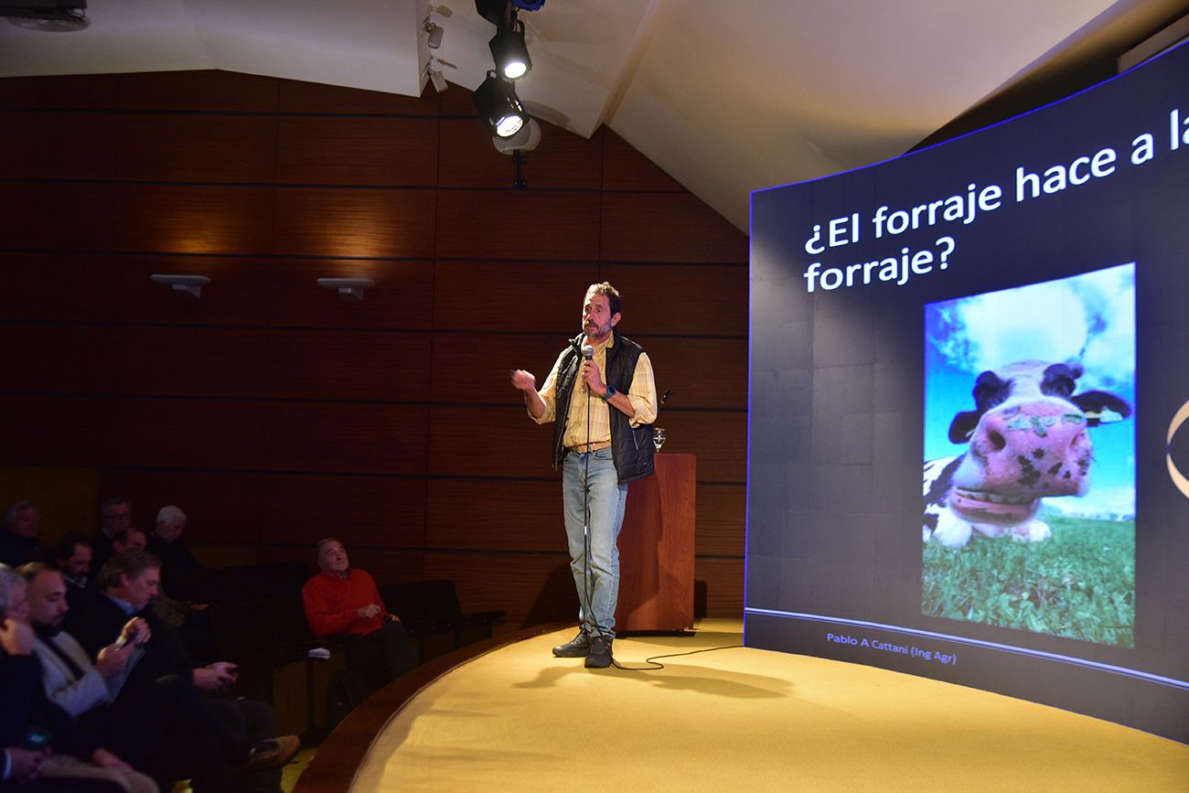 Coyuntura y Agro. Disertación de Pablo Cattani.
