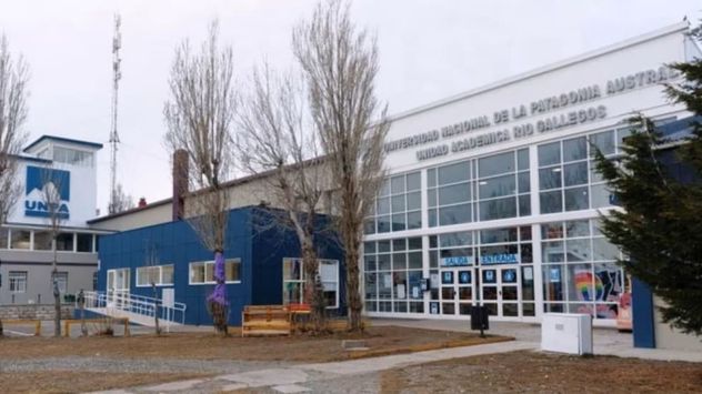 Un estudiante fue apuñalado en plena universidad; lo operaron de urgencia y se salvó milagrosamente.