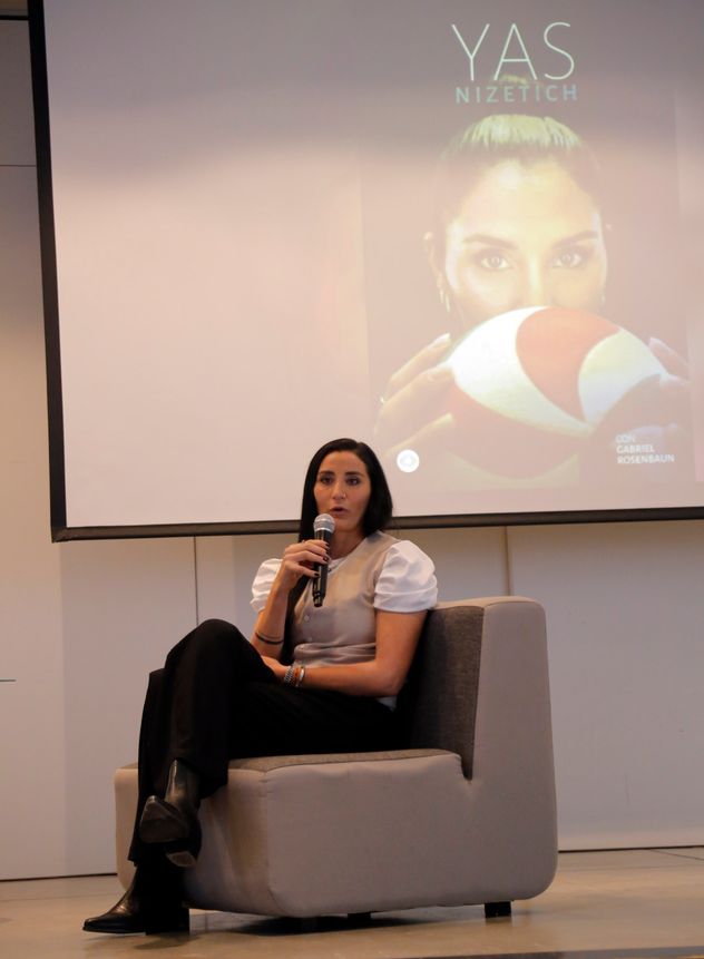 Presentación del libro "Yas", la biografía de Yamila "Yas" Nizetich, excapitana de Las Panteras, seleccionado argentino de vóley.  (La Voz)