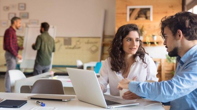 Luis De Dominicis compartió un ranking de las profesiones con mejores salarios promedio en la Argentina actual.
