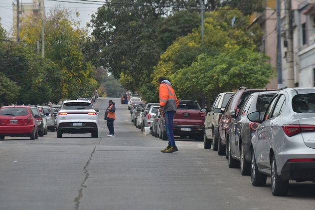 Naranjitas en los dias previos a que empiece a regir el nuevo sistema de estacionamiento
Foto: Pedro Castillo / La Voz