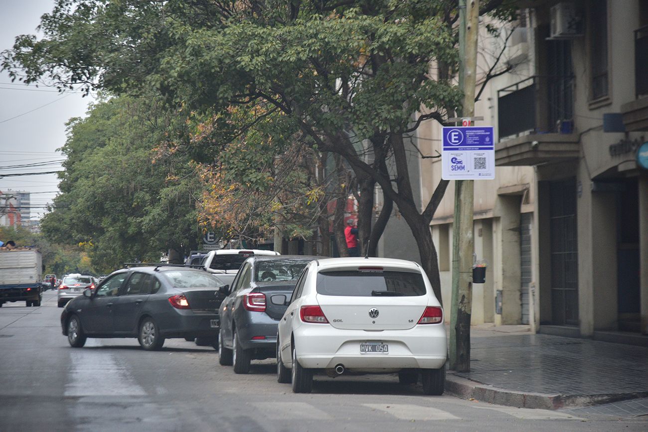 Naranjitas en los dias previos a que empiece a regir el nuevo sistema de estacionamiento
Foto: Pedro Castillo / La Voz 