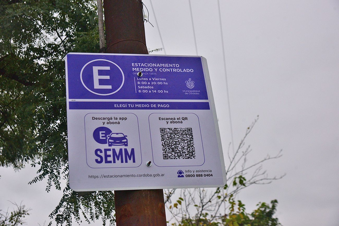 El nuevo sistema de estacionamiento en Córdoba. (Pedro Castillo / La Voz)