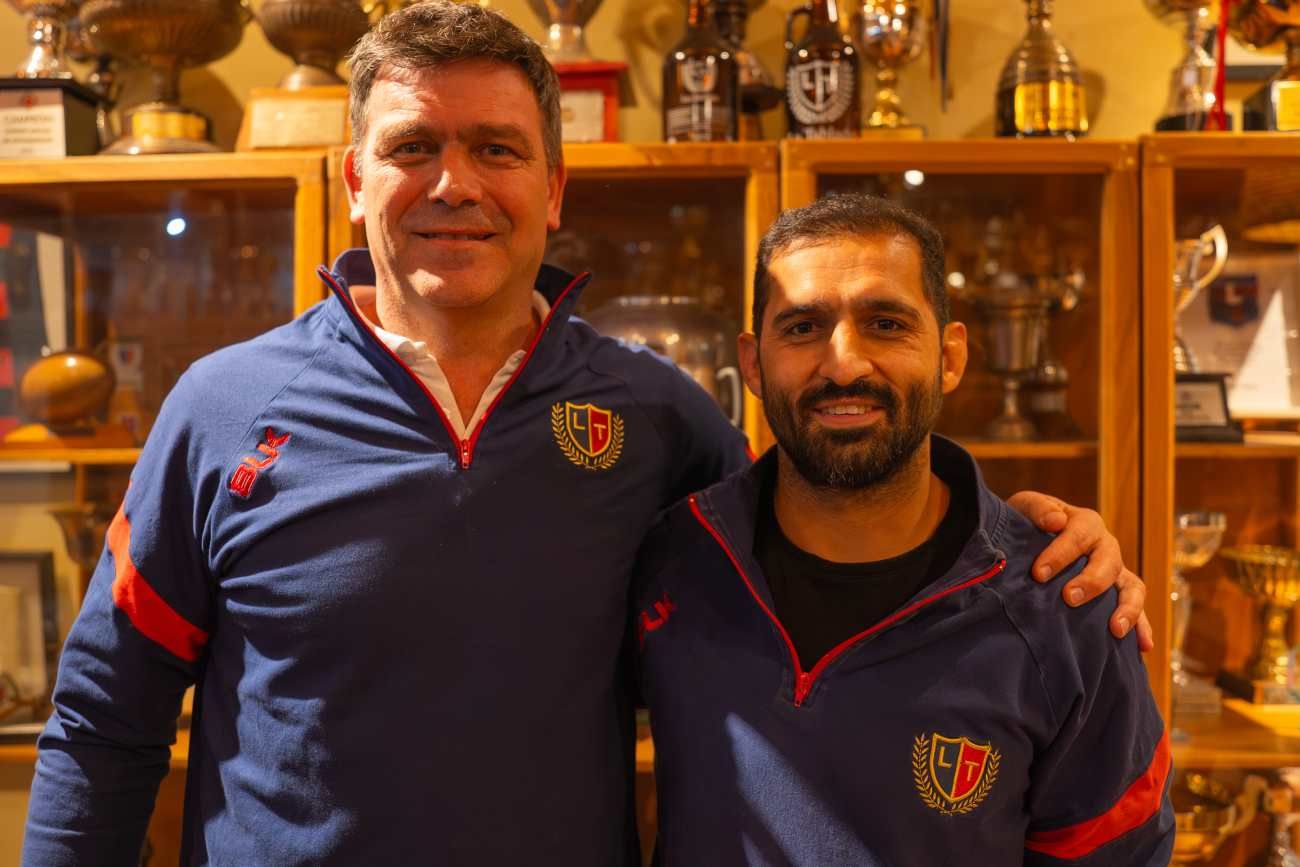 Gastón Revol, en la foto junto a Francisco Leonelli, es el nuevo coordinador del bloque juvenil de La Tablada.