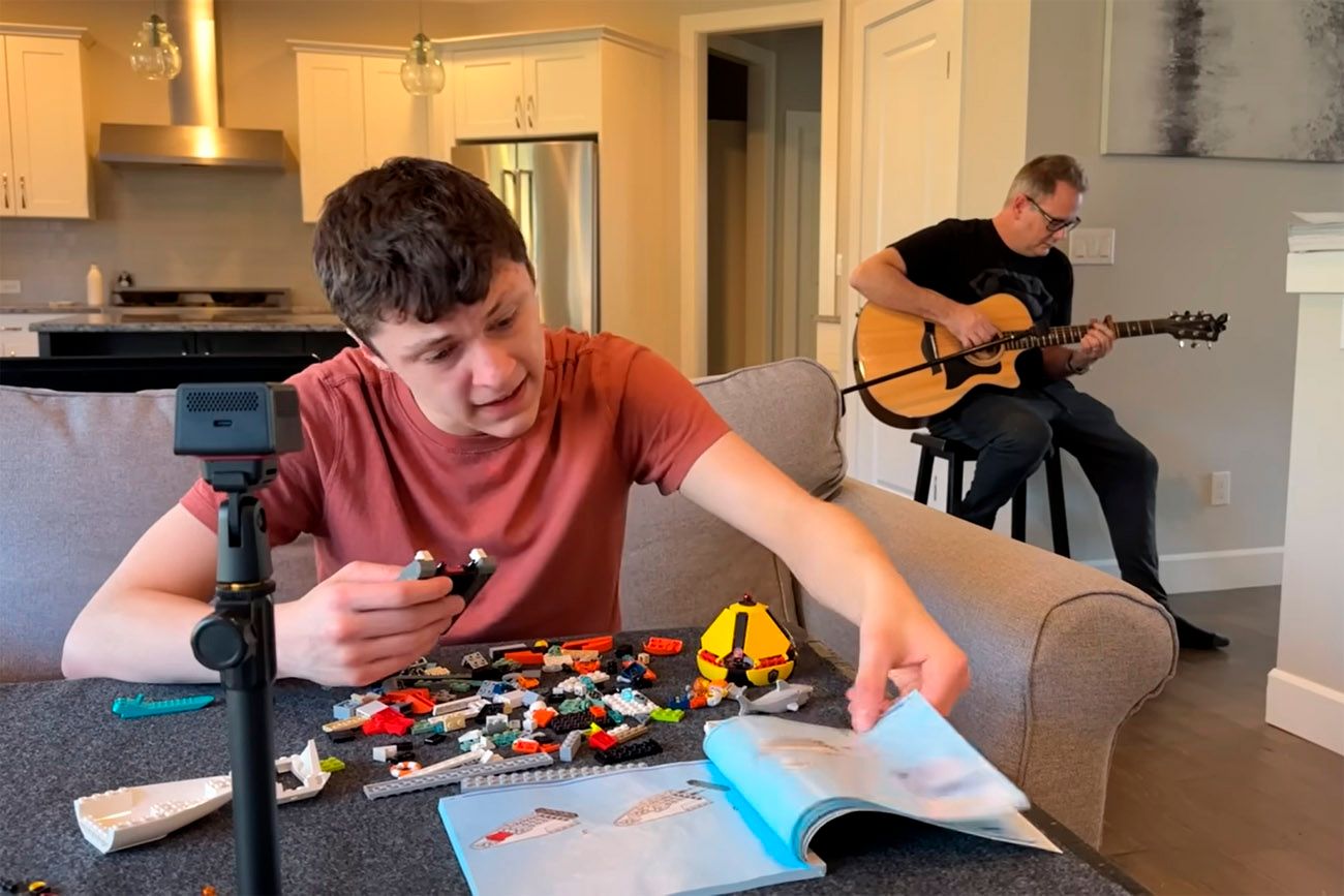 Jack and his father.  (Captura de video)