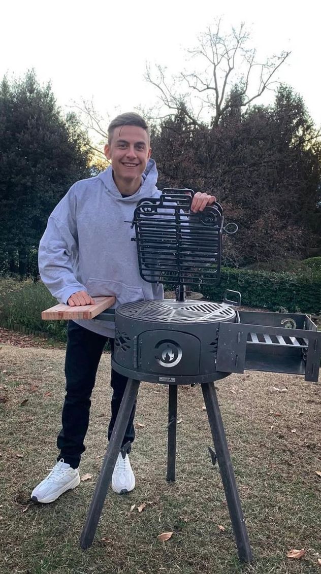 PAULO DYBALA. El campeón del mundo le compró una parilla a Fogonegros.