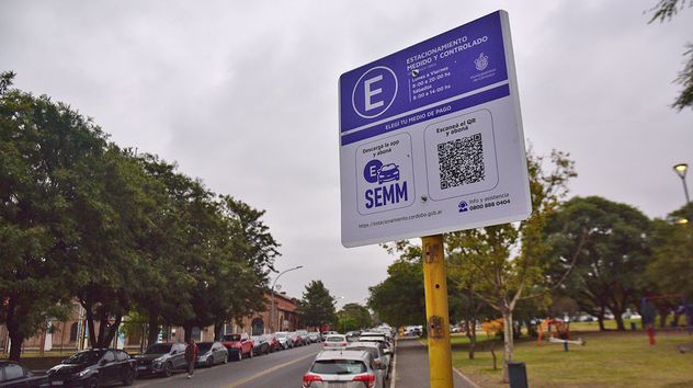 Naranjitas en los dias previos a que empiece a regir el nuevo sistema de estacionamiento
Foto: Pedro Castillo / La Voz 