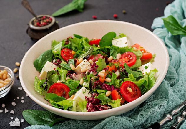 Tres aliños para ensalada que podés dejar siempre listos en la heladera.