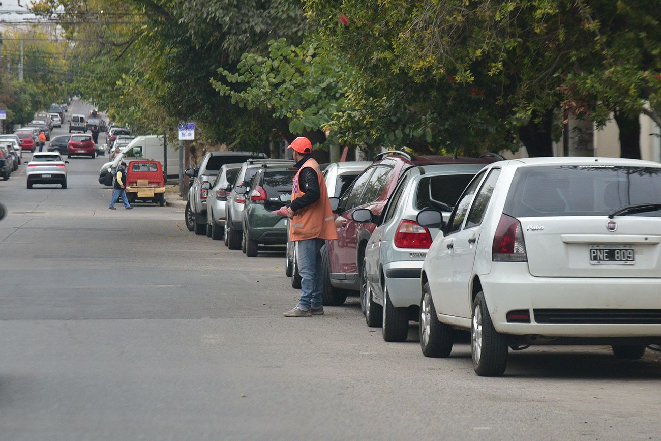 Naranjitas en los dias previos a que empiece a regir el nuevo sistema de estacionamiento. (Imagen ilustrativa)
Foto: Pedro Castillo / La Voz