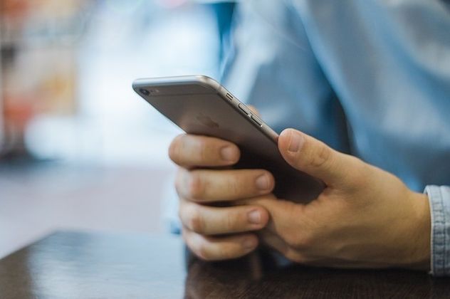 Según la psicología, las personas que nunca hablan en grupos de WhatsApp tienen este rasgo en común.
