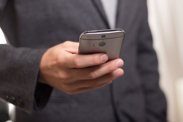 Según la psicología, las personas que nunca hablan en grupos de WhatsApp tienen este rasgo en común.