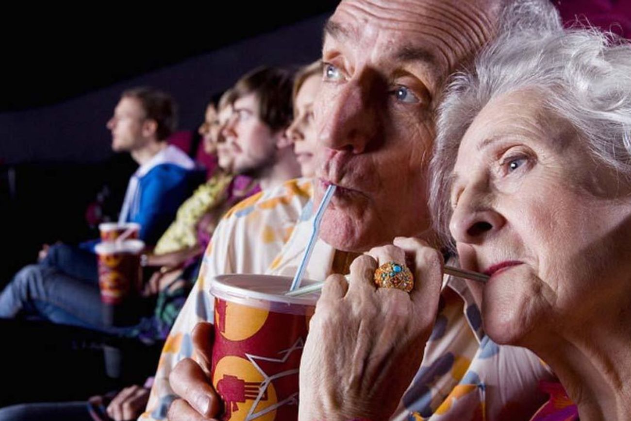 El Pase Cultural para Adultos Mayores busca fomentar el acceso de jubilados y pensionados a actividades artísticas y recreativas en la Ciudad de Buenos Aires.