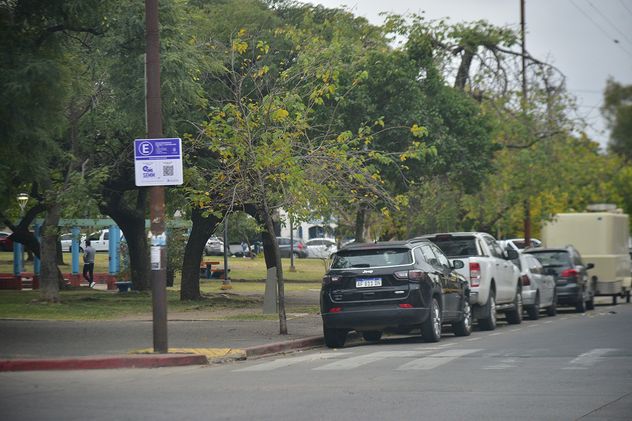 Naranjitas en los dias previos a que empiece a regir el nuevo sistema de estacionamiento
Foto: Pedro Castillo / La Voz 