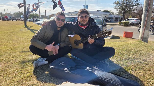 Se va activando la previa ricotera en Jesús María.
