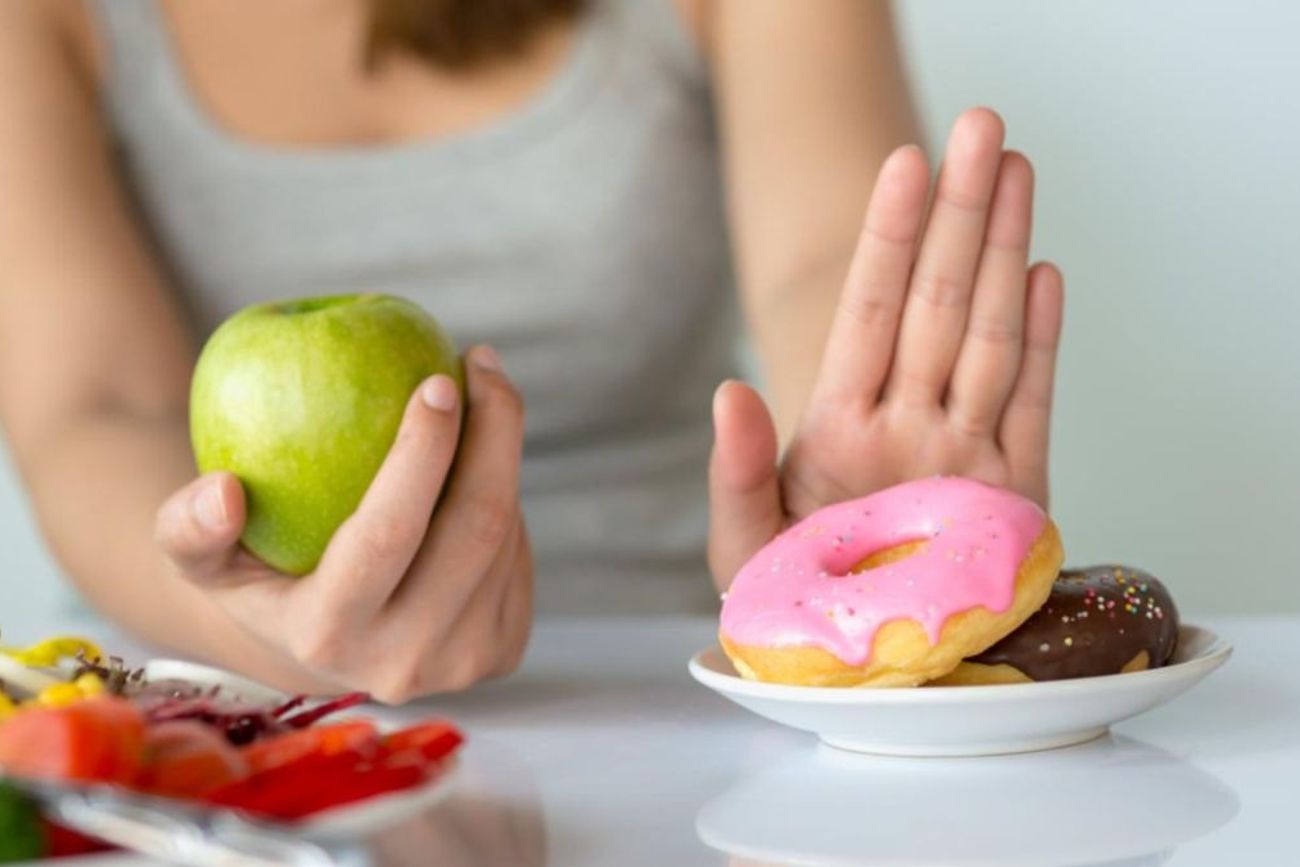 Especialistas sostienen que comer con atención plena ayuda a reconocer la saciedad y evitar los excesos.
