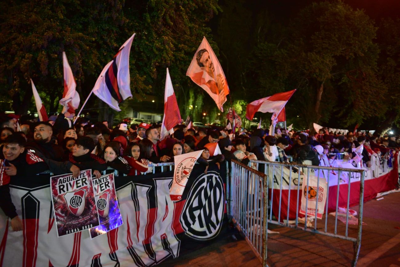 Locura por River en Córdoba.