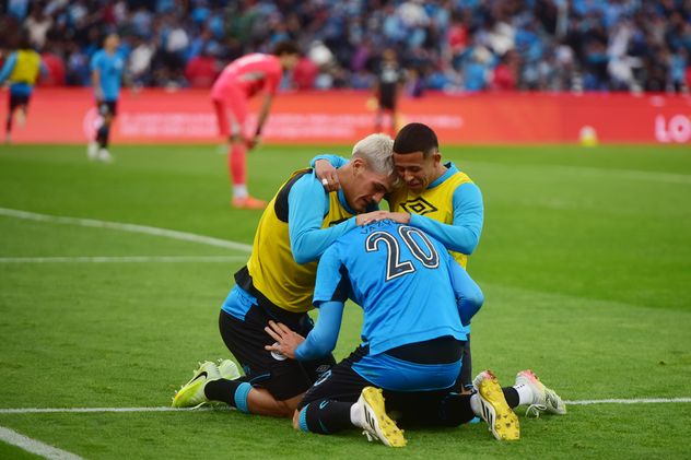 Belgrano se consagró campeón del Torneo Apertura al vencer a River en el Estadio Kempes. (Nicolás Bravo / La Voz)