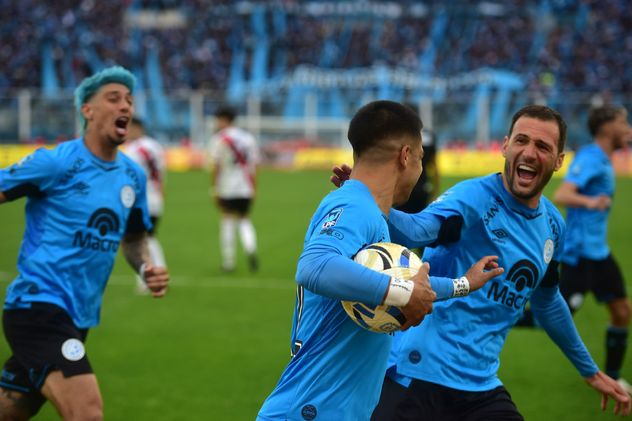 Belgrano se consagró campeón del Torneo Apertura al vencer a River en el Estadio Kempes.  (Nicolás Bravo / La Voz)