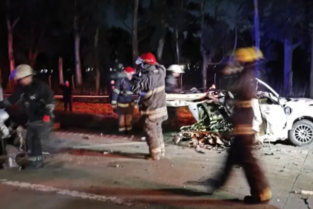 Tragedia en la ruta 6: un choque entre una camioneta y un auto dejó cinco muertos, entre ellos dos niños