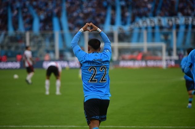 Uvita Fernández, goleador de Belgrano ante River.