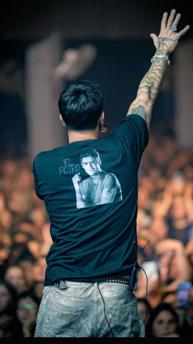 Fer Olmedo, miembro de Desakta2, publicó una foto luciendo una remera con la imagen del Potro.