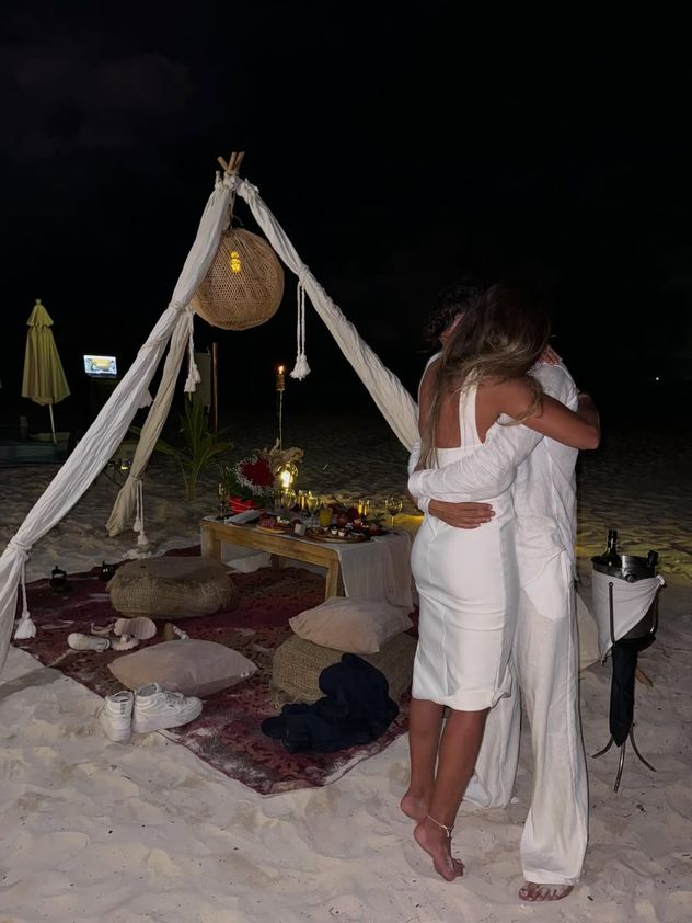 La romántica dedicatoria de Cinthia Fernández a Roberto Castillo