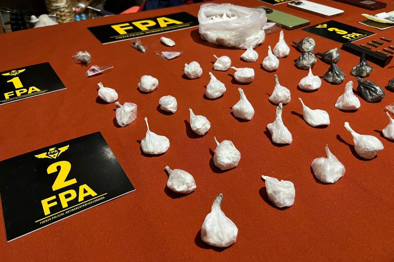 Córdoba: secuestraron más de 2200 dosis de cocaína y hay dos detenidos
