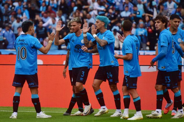 Belgrano se consagró campeón del Torneo Apertura al vender a River en el Estadio Kempes.  (Nicolás Bravo / La Voz)