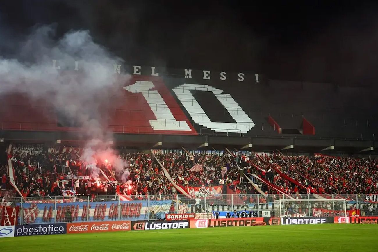 Instituto metió mucha gente en cancha de Newell´s un día de semana. Ahora se espera aún más. 