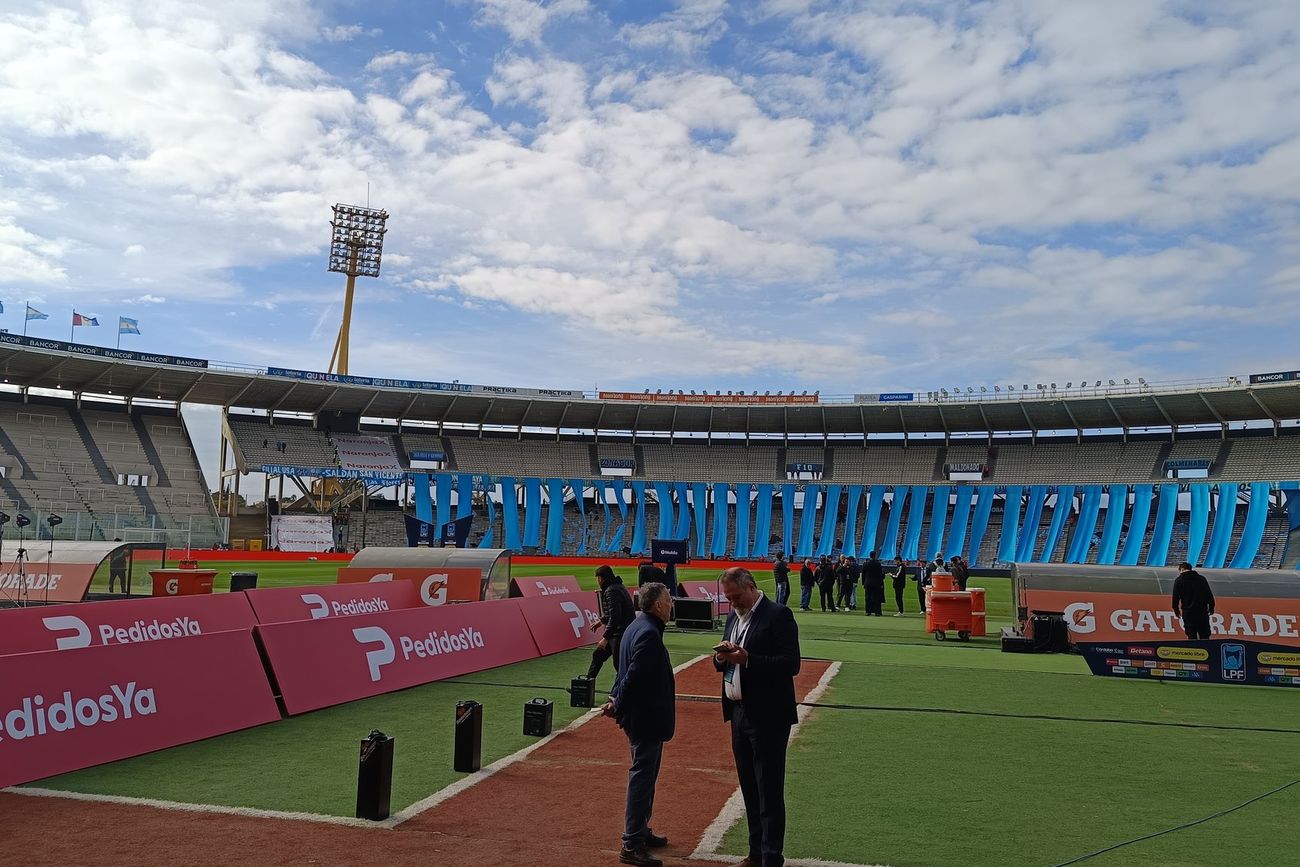 Así estaba el Kempes esta mañana esperando la final.