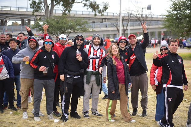Hinchas de River en la final de la Liga Profesional de Fútbol.