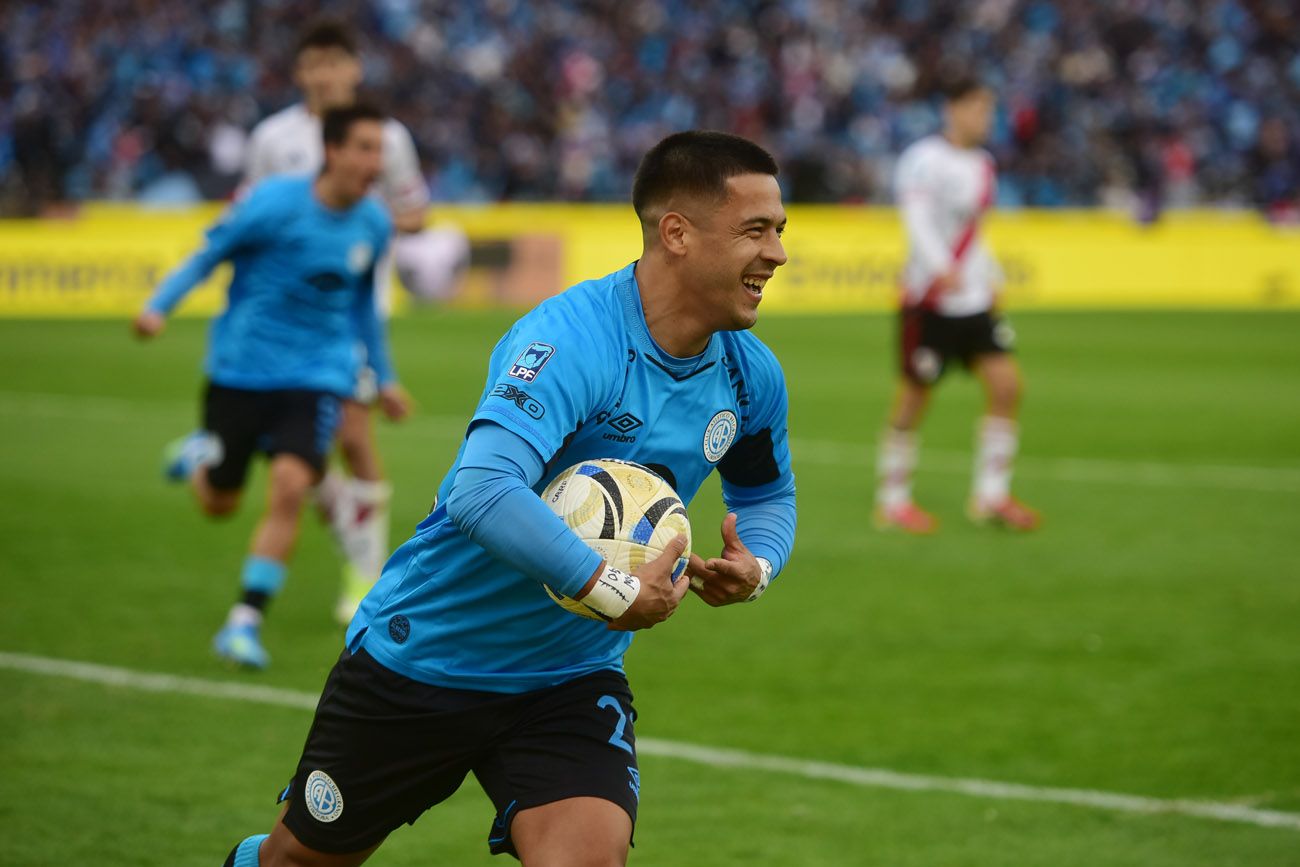 Nicolás "Uvita" Fernández, autor de los últimos dos goles de Belgrano ante River por la final del Torneo Apertura.