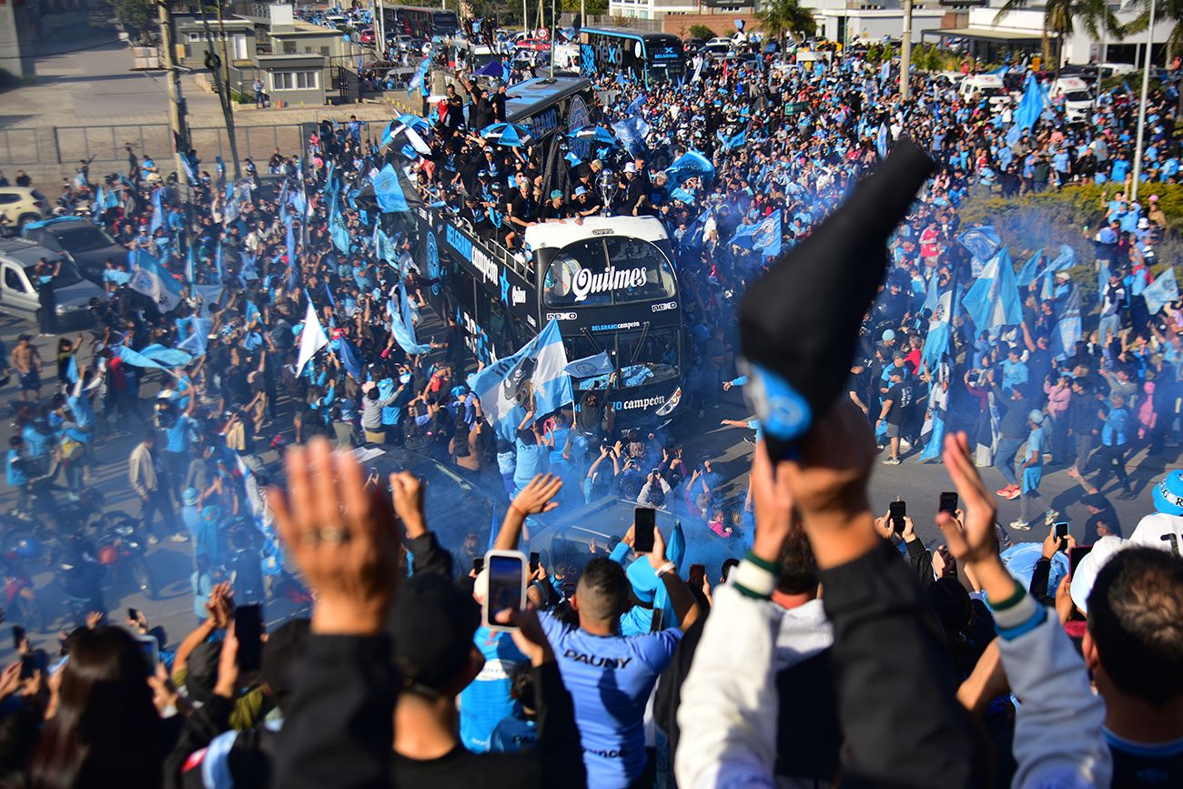 La vuelta olímpica gigante, un festejo bien a lo Belgrano
