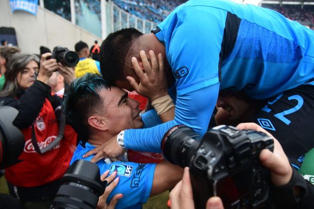 Lucas Zelarayán y Uvita Fernández en los festejos de Belgrano campeón. 