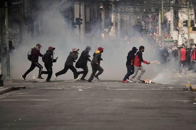 Bolivia: enfrentamientos en La Paz y medidas de austeridad ante la escalada de las protestas
