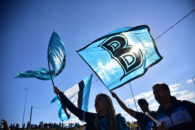 Caravana del Belgrano campeón por la Circunvalación de Córdoba.