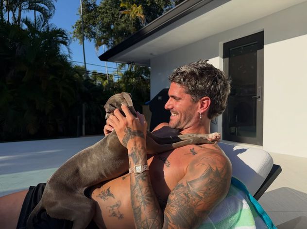 Rodrigo De Paul con su perrita Fifi