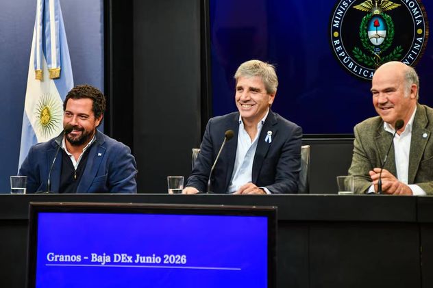 CONFERENCIA DE PRENSA. Caputo: "El Presidente desde el día uno dijo que queríamos llevar las retenciones a cero, y ese es el objetivo final".