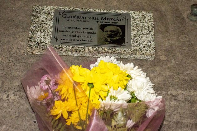 Homenaje a Gustave Van Marcke.
