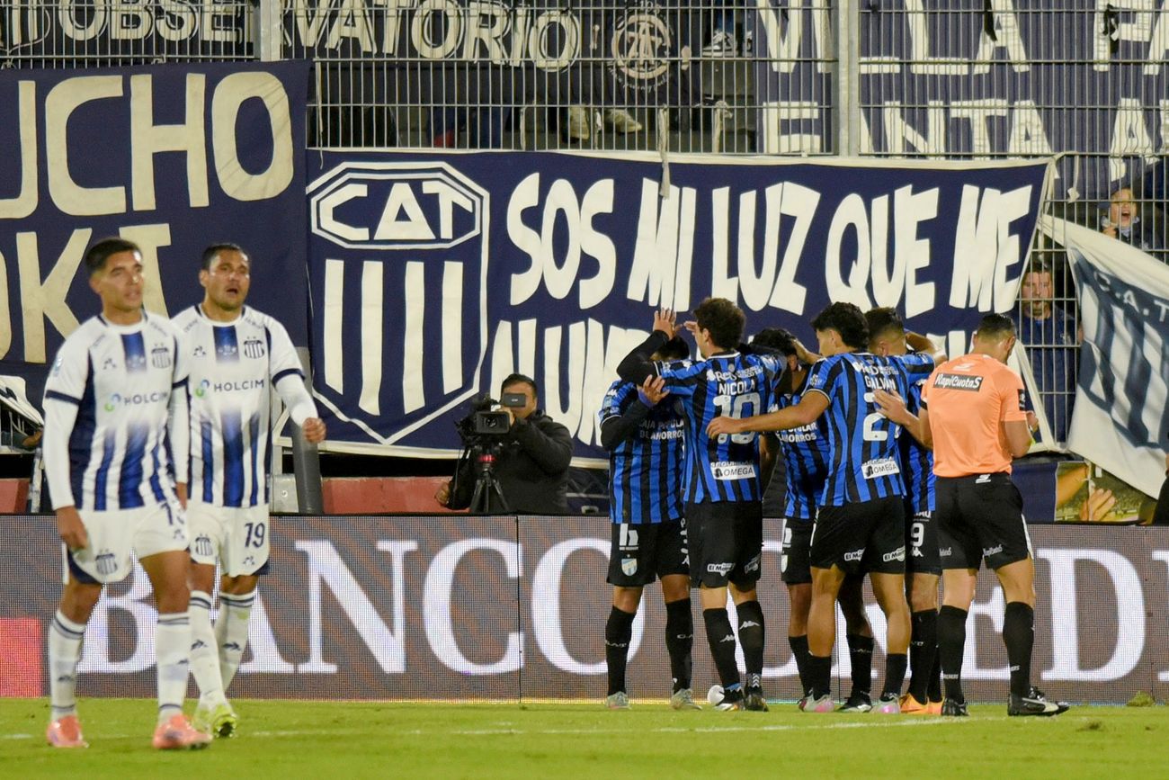 Talleres durante la derrota ante Atlético Tucumán por Copa Argentina.