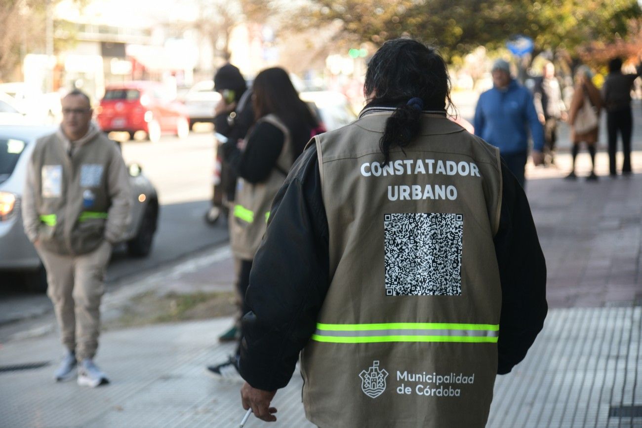 Entra en vigencia el nuevo sistema de estacionamiento en la ciudad de Córdoba con los Constatadores Urbanos. 