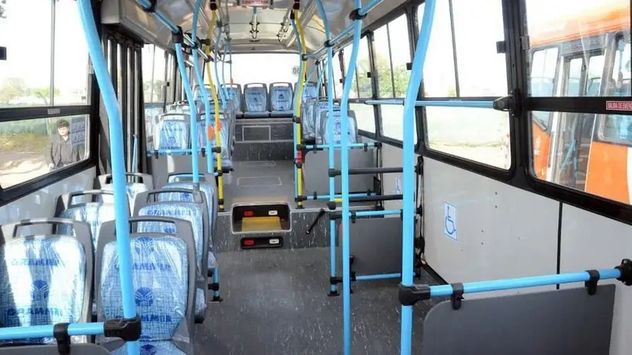 Según la psicología, esto revela de tu personalidad elegir el asiento de la esquina en el colectivo.