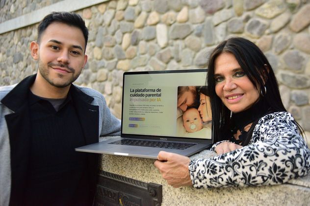 Leticia Navarro y Nicolás Martínez. Creadores de Otilia, una Start up que ayuda a mujeres embarazadas y mamás de niños dentro de los primeros mil días a reducir las causas de mortalidad infantil. (José Gabriel Hernández / La Voz)
