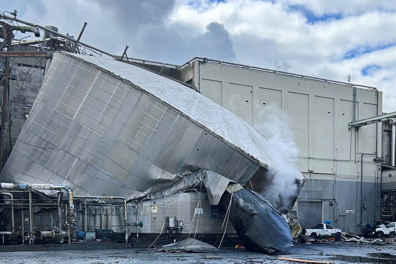 EE.UU.: la implosión de un tanque químico en una planta dejó al menos un muerto y nueve desaparecidos. (AP)