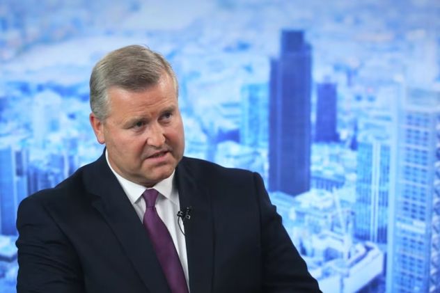 La petrolera británica BP destituyó a su presidente por problemas de conducta y gobernanza.